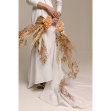 Load image into Gallery viewer, Floral Fan Bouquet Fountain